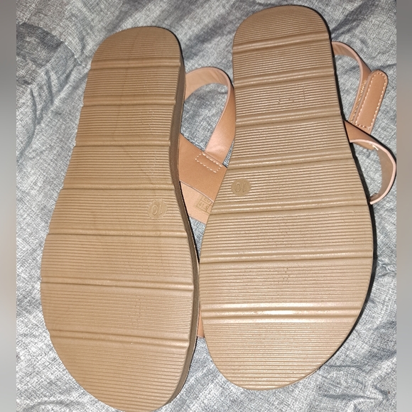 Max  Muxun Open Toe Sandals - Picture 2 of 3